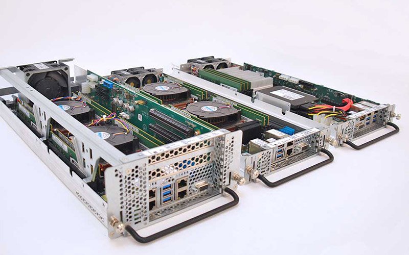 1U and 2U Server Blades able to run various Aerospace applications