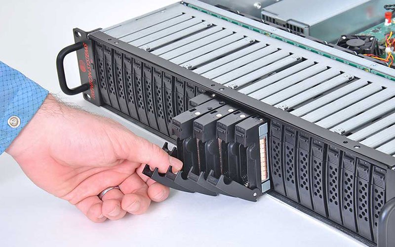 Short-depth, lightweight JBOD Storage Array